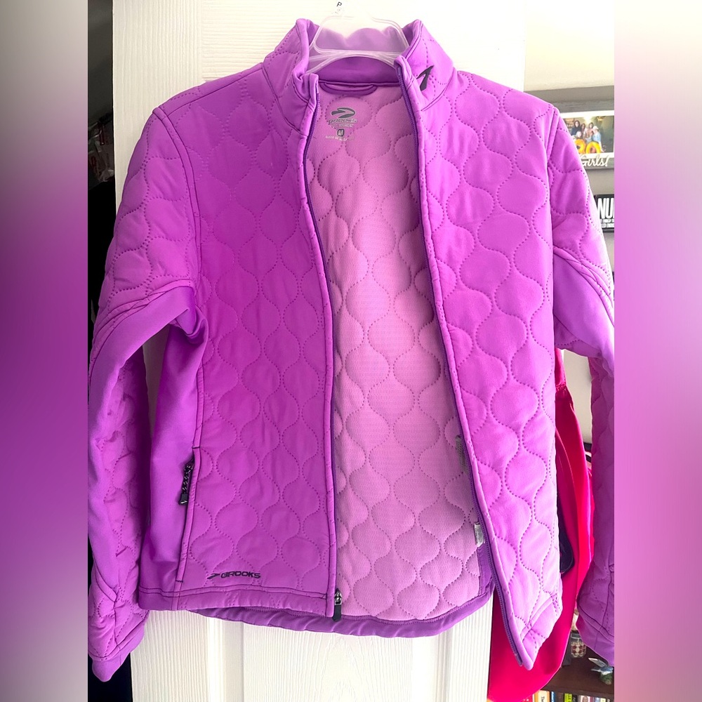 Brooks jacket size medium